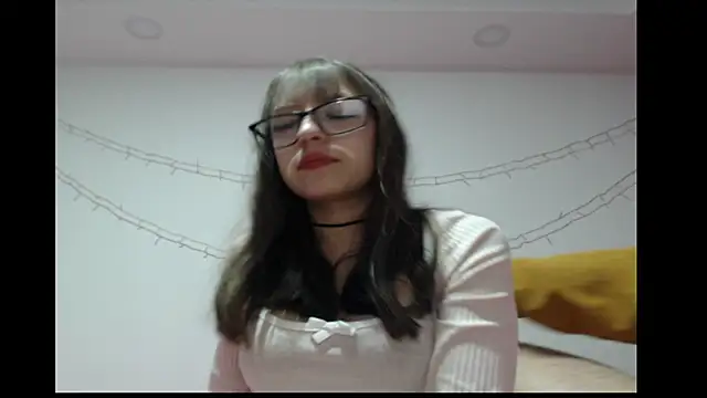 Snapshot of michell_bunny1 chatting on February 19, 2026, 3:03 am michell bunny1 online show from February 19, 2026, 3:03 am