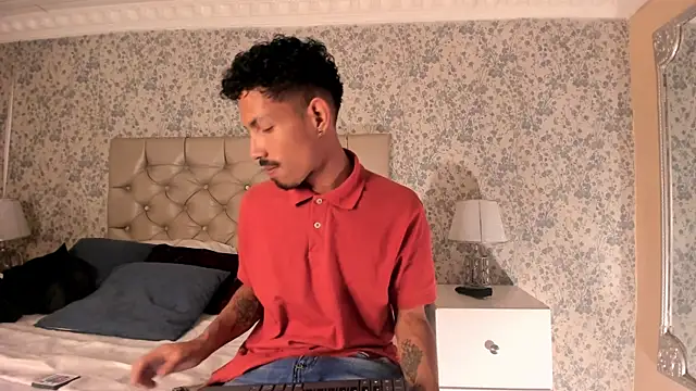 Snapshot of NoaahTylor chatting on April 7, 2026, 4:03 am NoaahTylor online show from April 7, 2026, 4:03 am