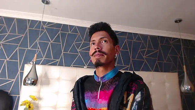 Snapshot of NoaahTylor chatting on February 13, 2026, 7:25 pm NoaahTylor online show from February 13, 2026, 7:25 pm