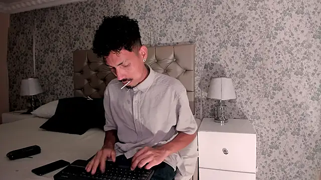 Snapshot of NoaahTylor chatting on April 10, 2026, 2:07 am NoaahTylor online show from April 10, 2026, 2:07 am