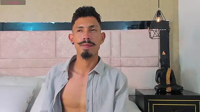 Snapshot of NoaahTylor chatting on March 13, 2026, 7:41 pm NoaahTylor online show from March 13, 2026, 7:41 pm