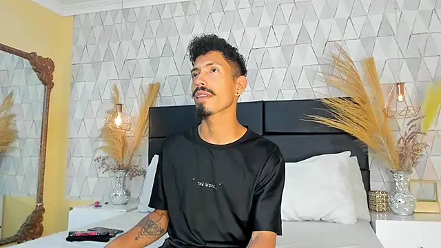 Snapshot of NoaahTylor chatting on March 23, 2026, 8:08 pm NoaahTylor online show from March 23, 2026, 8:08 pm