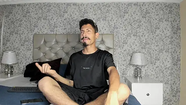 Snapshot of NoaahTylor chatting on March 26, 2026, 8:07 pm NoaahTylor online show from March 26, 2026, 8:07 pm