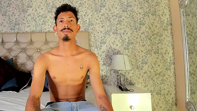 Snapshot of NoaahTylor chatting on March 31, 2026, 8:11 pm NoaahTylor online show from March 31, 2026, 8:11 pm