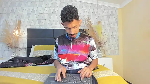 Snapshot of NoaahTylor chatting on March 16, 2026, 6:39 am NoaahTylor online show from March 16, 2026, 6:39 am