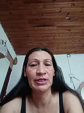 Layla Zaid online show from June 2, 2026, 2:06 pm