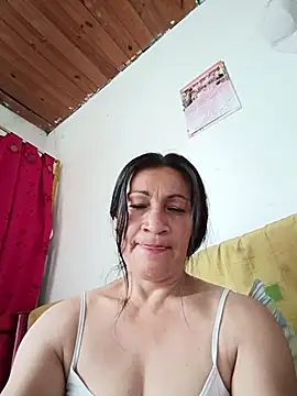 Snapshot of Layla_Zaid chatting on March 10, 2026, 2:10 pm Layla Zaid online show from March 10, 2026, 2:10 pm