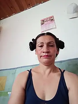 Snapshot of Layla_Zaid chatting on March 25, 2026, 2:49 pm Layla Zaid online show from March 25, 2026, 2:49 pm