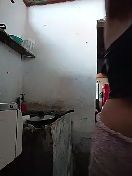 Snapshot of Layla_Zaid chatting on March 7, 2026, 2:22 pm Layla Zaid online show from March 7, 2026, 2:22 pm