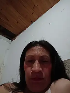 Snapshot of Layla_Zaid chatting on April 7, 2026, 2:57 am Layla Zaid online show from April 7, 2026, 2:57 am