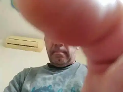 davidgra19788 online show from April 2, 2026, 9:27 am