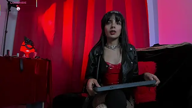 lilyruso online show from March 31, 2026, 11:56 am