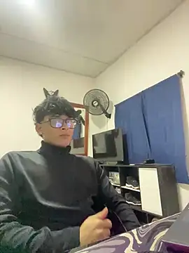 yisuz z online show from February 23, 2026, 4:03 am