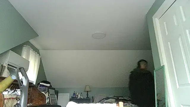 ShadowLove85 online show from May 13, 2026, 1:51 pm