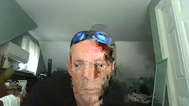 ShadowLove85 online show from May 12, 2026, 4:02 pm