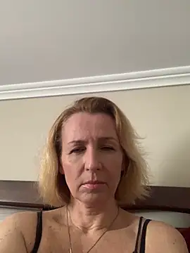 VeltaMur975 online show from February 15, 2026, 9:19 am