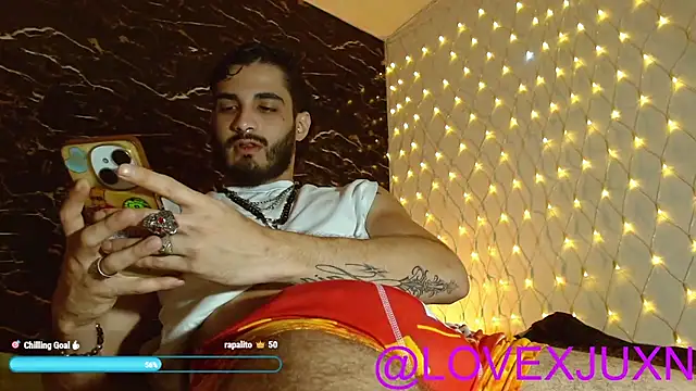 LovexJuxn8 online show from April 14, 2026, 6:13 pm