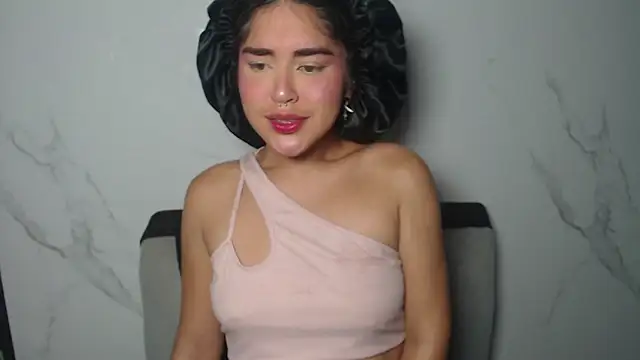 melodyphillips 2  online show from April 27, 2026, 5:16 am