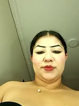 MadelynSmit  online show from February 24, 2026, 11:11 am