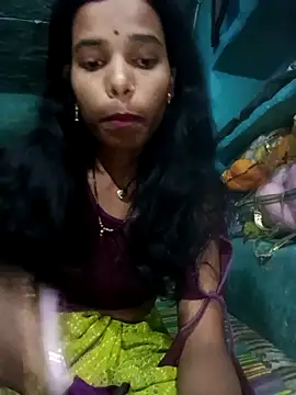 Snapshot of Desi_Couple_P chatting on April 6, 2026, 11:17 pm Desi Couple P online show from April 6, 2026, 11:17 pm