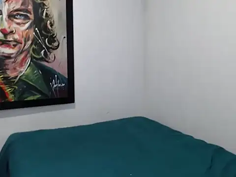 Snapshot of HotSinlge chatting on February 18, 2026, 12:34 pm HotSinlge online show from February 18, 2026, 12:34 pm