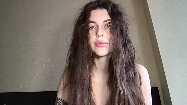 lipsylollyy online show from February 12, 2026, 9:42 am