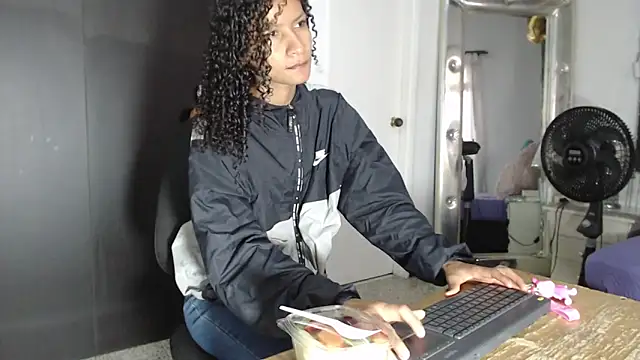 mailyn gold online show from March 12, 2026, 11:47 am