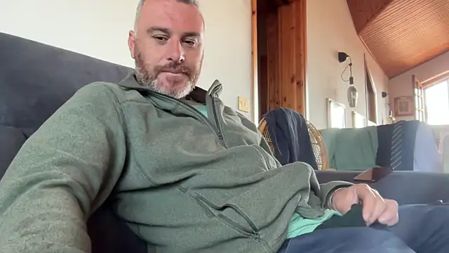 Snapshot of marcovik1 chatting on March 19, 2026, 11:32 am marcovik1 online show from March 19, 2026, 11:32 am