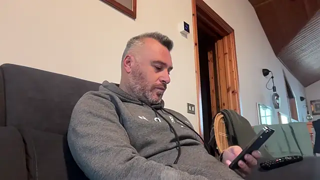 Snapshot of marcovik1 chatting on March 12, 2026, 8:51 am marcovik1 online show from March 12, 2026, 8:51 am