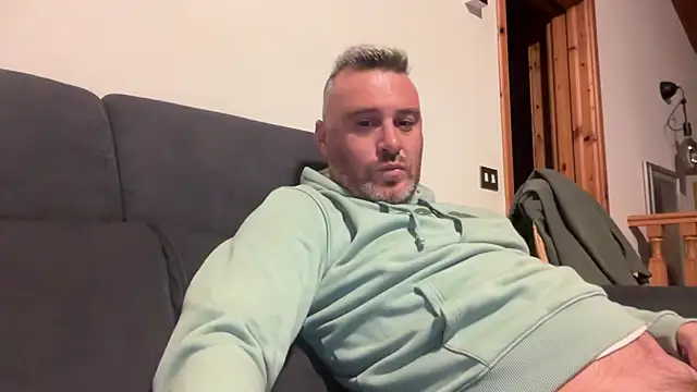 Snapshot of marcovik1 chatting on March 11, 2026, 12:26 am marcovik1 online show from March 11, 2026, 12:26 am