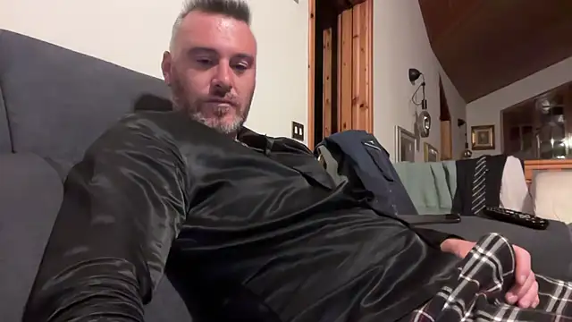 Snapshot of marcovik1 chatting on March 18, 2026, 10:32 pm marcovik1 online show from March 18, 2026, 10:32 pm