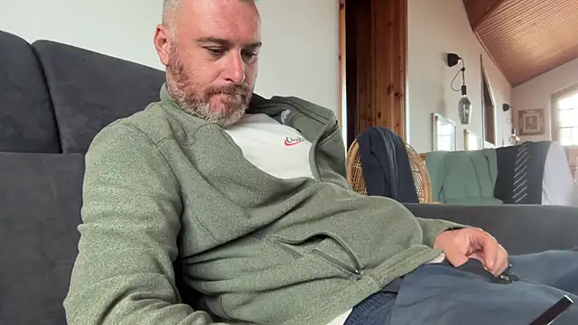 Snapshot of marcovik1 chatting on March 20, 2026, 11:44 am marcovik1 online show from March 20, 2026, 11:44 am