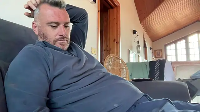 Snapshot of marcovik1 chatting on March 17, 2026, 11:35 am marcovik1 online show from March 17, 2026, 11:35 am