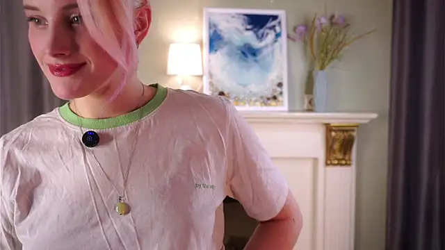 Snapshot of KirstinMcgeady chatting on April 2, 2026, 12:12 pm KirstinMcgeady online show from April 2, 2026, 12:12 pm