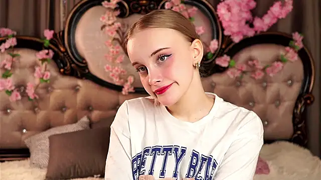 Snapshot of KirstinMcgeady chatting on March 8, 2026, 11:24 am KirstinMcgeady online show from March 8, 2026, 11:24 am