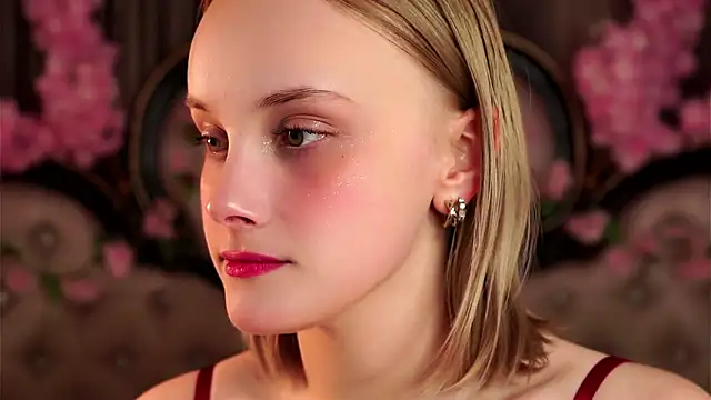 Snapshot of KirstinMcgeady chatting on March 12, 2026, 11:25 am KirstinMcgeady online show from March 12, 2026, 11:25 am