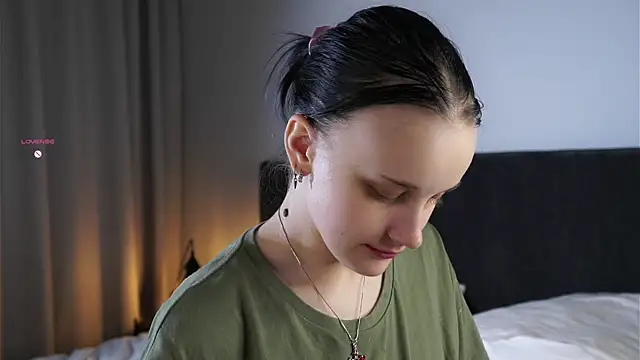 KirstinMcgeady online show from June 12, 2026, 12:36 pm