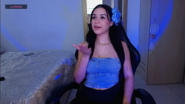Snapshot of tana_luux chatting on May 6, 2026, 8:24 pm tana luux online show from May 6, 2026, 8:24 pm