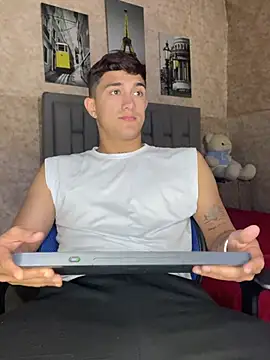 Snapshot of Alann_Smith_X chatting on February 15, 2026, 5:19 am Alann Smith X online show from February 15, 2026, 5:19 am