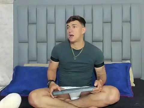 Snapshot of Alann_Smith_X chatting on February 26, 2026, 11:27 pm Alann Smith X online show from February 26, 2026, 11:27 pm