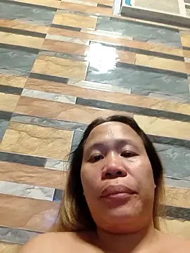 squirtshantal online show from May 12, 2026, 10:32 am