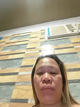 squirtshantal online show from May 15, 2026, 9:24 pm