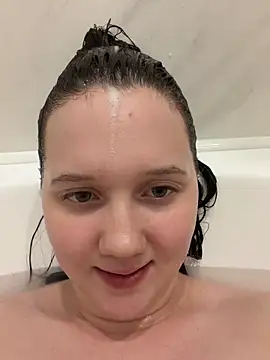 Snapshot of _EliceMoon_ chatting on February 13, 2026, 10:43 pm EliceMoon online show from February 13, 2026, 10:43 pm