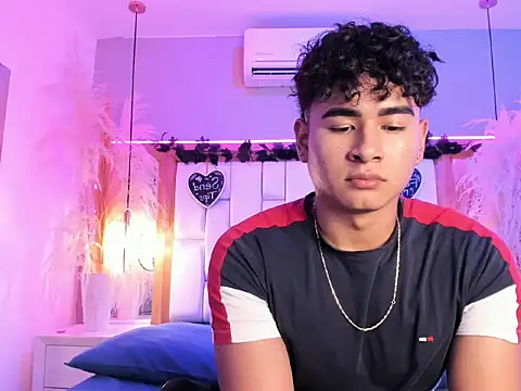 Snapshot of Bastixvontade chatting on February 25, 2026, 12:33 am Bastixvontade online show from February 25, 2026, 12:33 am