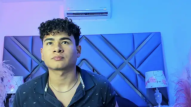 Snapshot of Bastixvontade chatting on April 11, 2026, 12:07 am Bastixvontade online show from April 11, 2026, 12:07 am