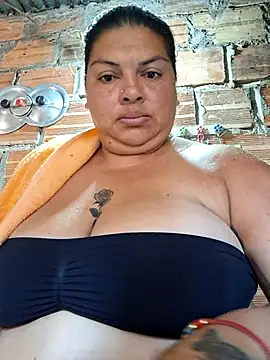 Snapshot of Juli_Powl chatting on February 26, 2026, 1:33 pm Juli Powl online show from February 26, 2026, 1:33 pm