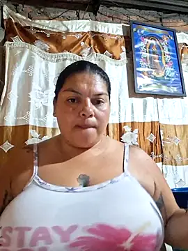 Juli Powl online show from May 13, 2026, 10:33 am