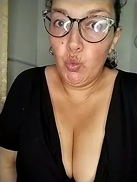 Snapshot of _Saraqueen chatting on March 19, 2026, 3:06 am Saraqueen online show from March 19, 2026, 3:06 am