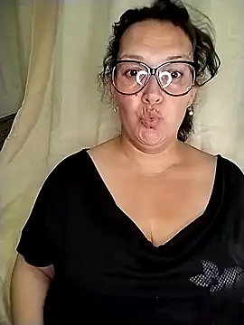 Snapshot of _Saraqueen chatting on April 10, 2026, 4:30 am Saraqueen online show from April 10, 2026, 4:30 am