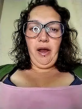 Snapshot of _Saraqueen chatting on April 16, 2026, 2:56 am Saraqueen online show from April 16, 2026, 2:56 am